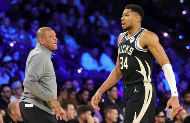 里弗斯回應(yīng)字母流言：他說想留在雄鹿 作為主帥我只能以此為依據(jù)-蜘蛛體育免費直播