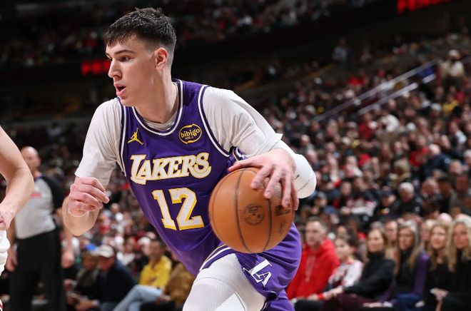 表現真是太糟糕了，湖人接下來還是讓他去板凳席上冷靜冷靜吧？-蜘蛛體育免費直播